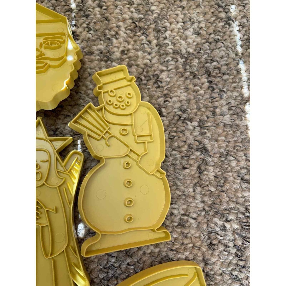 VINTAGE STANLEY HOME PRODUCTS‎ COOKIE CUTTER SET 7 XMAS SANTA ASTRONAUT DRUM - Picture 4 of 11